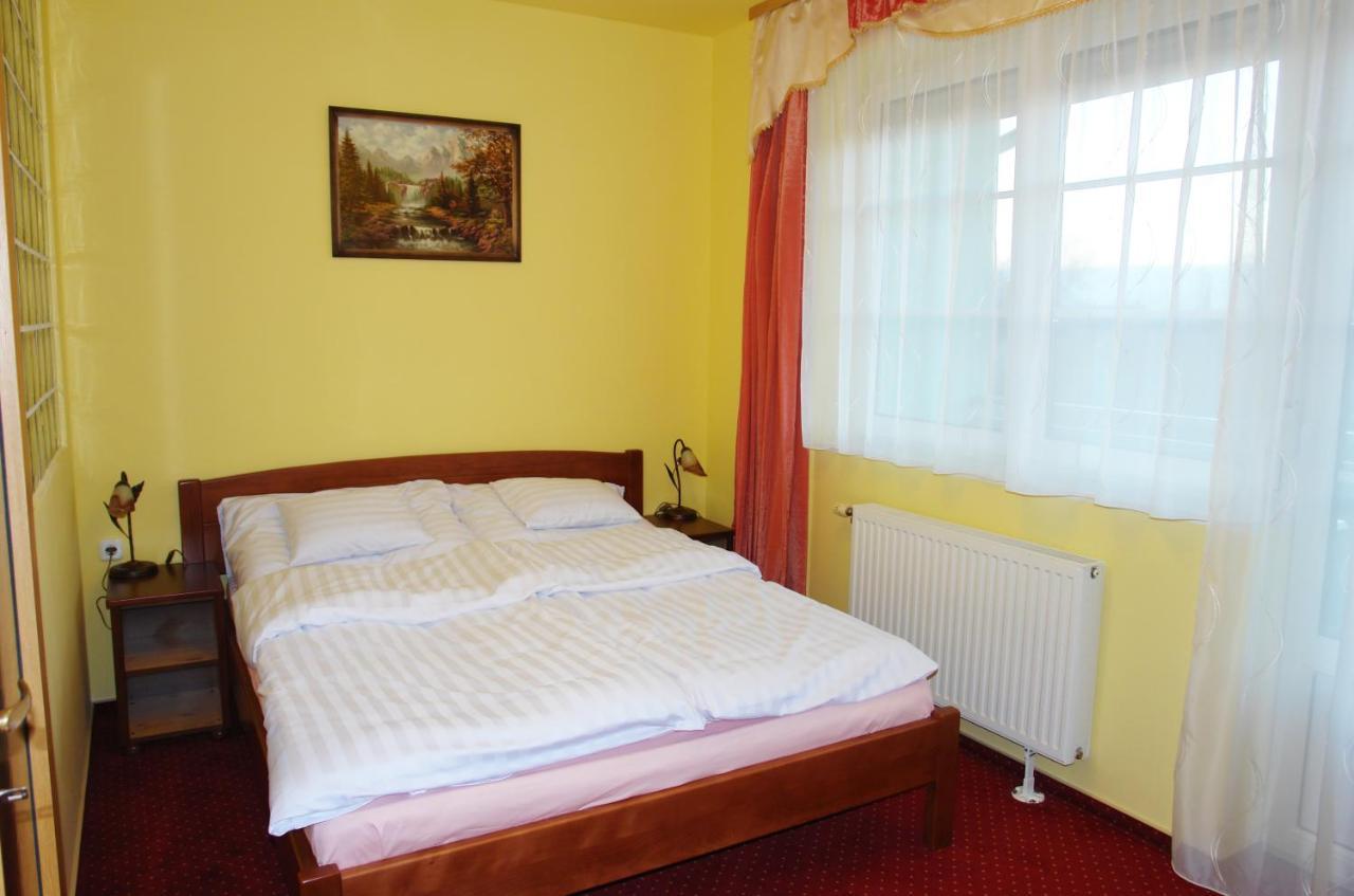 Holdlux Apartmanok Sarvar Exterior photo