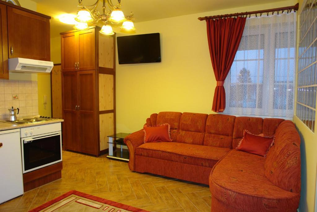 Holdlux Apartmanok Sarvar Room photo