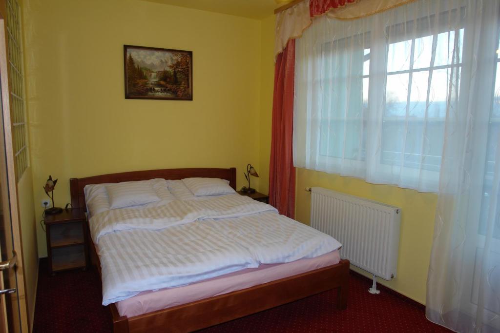 Holdlux Apartmanok Sarvar Room photo